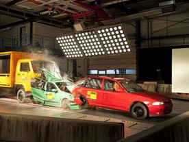 Crash-test ADAC: náraz do konce kolony