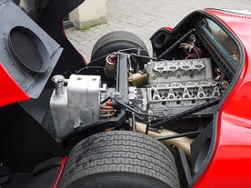 Alfa Romeo 33 Stradale 5010