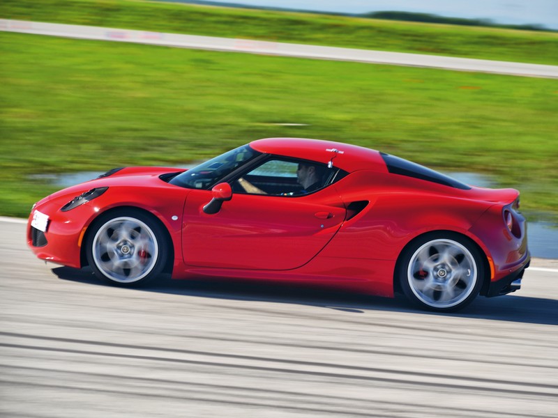 Alfa Romeo 4C - úsporné superauto