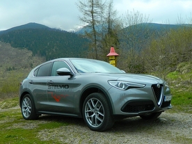 autoweek.cz - Stelvio je víc Alfa než SUV!