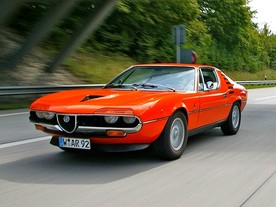 Alfa Romeo Montreal