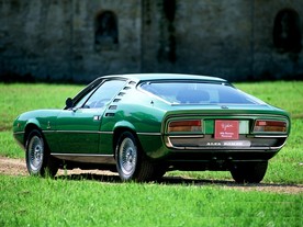 Alfa Romeo Montreal
