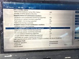 Do EOBD paměti závad lze nahlédnout i značkovou diagnostikou AVL XDS. Vše je emisně v pořádku, jen komunikace tohoto typ