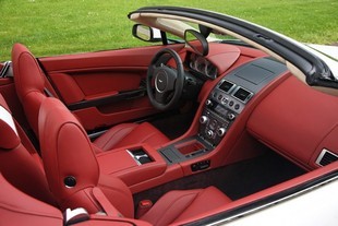 Aston Martin V8 Vantage Roadster 