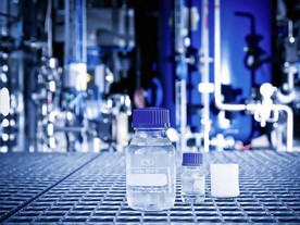 Výroba syntetické nafty Audi e-diesel 