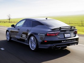 Audi A7 piloted driving concept na cestě