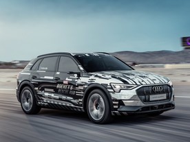 Audi e-tron s prvky od holoride