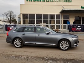Seznamovací jízdy ankety Auto roku 2017, Výstaviště v Lysé nad Labem  