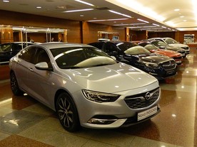 Pětice finalistů v hotelu Hilton