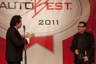 Okan Altan a držitel DesignBest 2010 Peter Schreyer (Kia Motors)