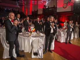 Standing ovation pro Wolfganga Porsche
