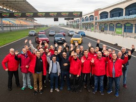 Porota AutoBest při testování finalistů v Istanbulu