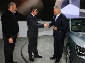 autoweek.cz - Winfried Vahland převzal cenu ManBest 2014