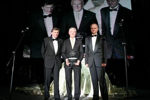 Boros Jenö Boriszov (Maďarsko), John Fleming (Ford of Europe) a Rudolf Karpatz (Slovensko)