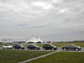 Pětice finalistů AutoBest 2013 na dráze NAVAK