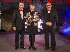 Dan Vardie, Linda Jackksonová a Ilja Seliktar