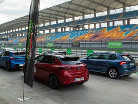 Porota AutoBest testovala finalisty na okruhu Intersity Istanbul Park