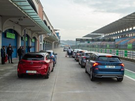 Porota AutoBest testovala finalisty na okruhu Intersity Istanbul Park