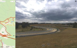 Panorama přírodních tribun pro diváky