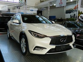 Infiniti Q30