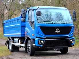 Avia D120 Initia s nástavbou sklápěče