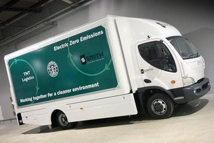 Elektromobil Smith Newton postavený na bázi Avie