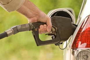 autoweek.cz - Dostala se cena benzinu na dno?