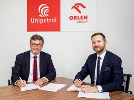 Smlouva Unipetrol a Bonett - Václav Holovčák a Tomasz Wiatrak
