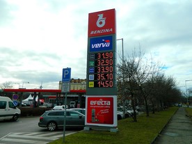 autoweek.cz - Benzina upevňuje vedoucí pozici 
