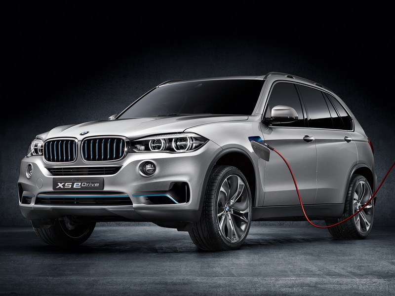 BMW předvede X5 jako hybrid s dobíjením