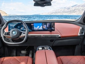 BMW iX i