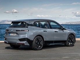 BMW iX 