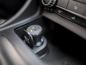 Bosch CES: Retrofit eCall, zpětně kompatibilní adaptér pro automatické nouzové volání