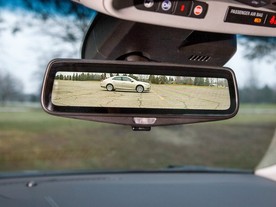 Cadillac - kamera místo zrcátka