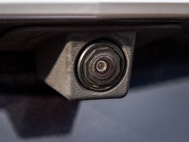 Cadillac - kamera místo zrcátka