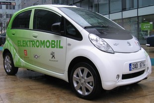 Peugeot i0n