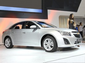 Chevrolet Cruze Sedan 2013 na autosalonu v Busanu