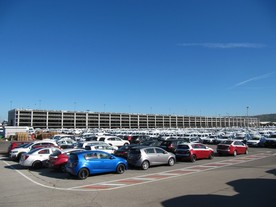 Chevrolety v přístavu Koper