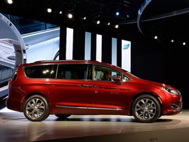 autoweek.cz - Rodinný minivan mění svou podobu: Chrysler Pacifica