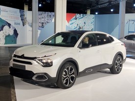 Citroën ë-C4 X 