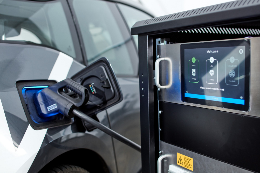 Evropská komise je proti odkládání cílů CO2