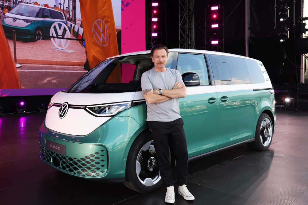 ID. Buzz LWB s dlouhým rozvorem na VW Bus Festivalu