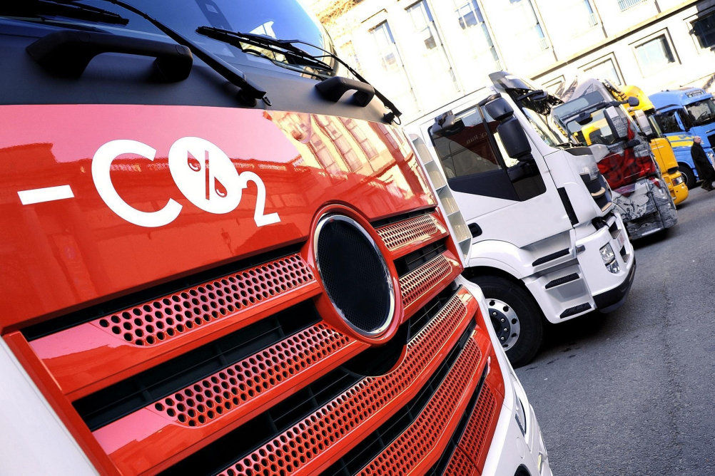 Evropští výrobci nákladních vozidel a autobusů varují