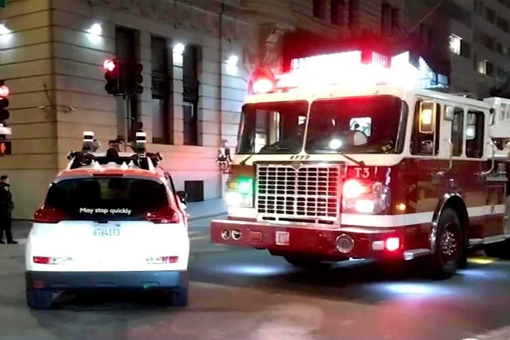 Robotaxi se v San Franciscu střetlo s hasičským autem