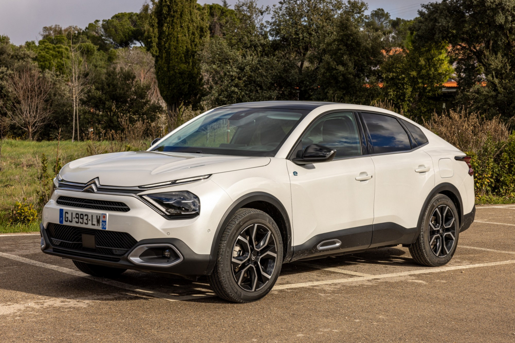 Citroën C4 X a ë-C4 X už lze objednávat