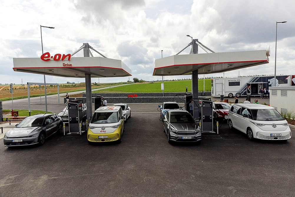 Motoristům u nás chybí zkušenost s elektromobily