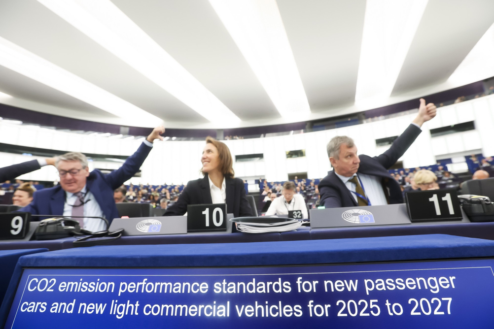 Evropský parlament schválil úlevu pro automobilky