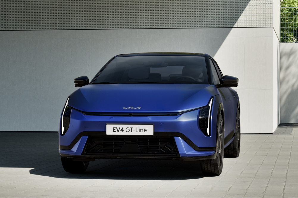Elektromobily Kia EV4 a EV4 Fastback lze již objednat
