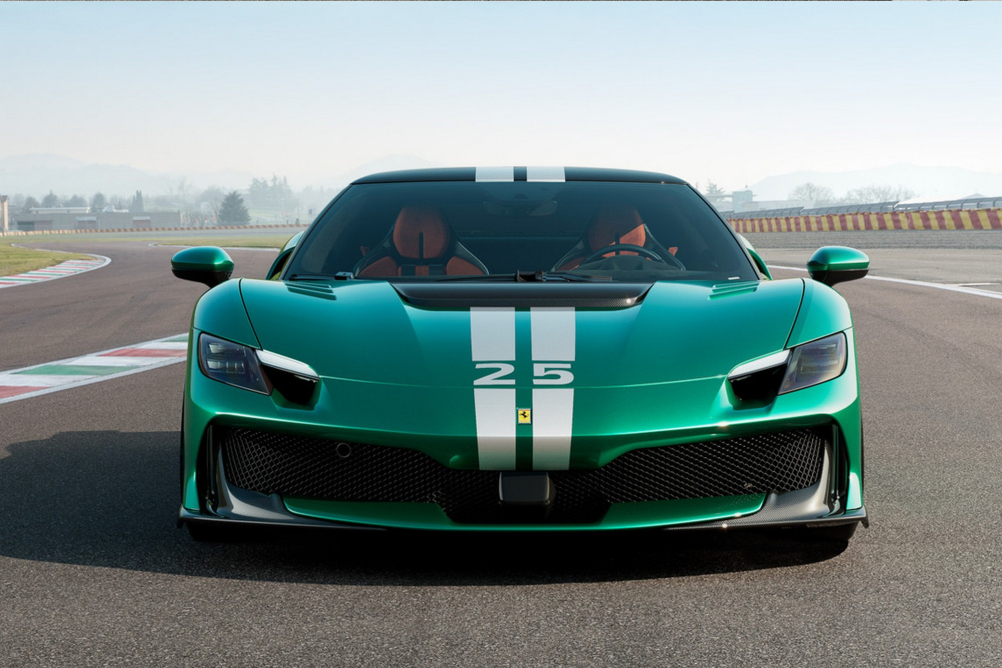 Ferrari 296 Speciale: sportovní plug-in hybrid s 648 kW (881 k)
