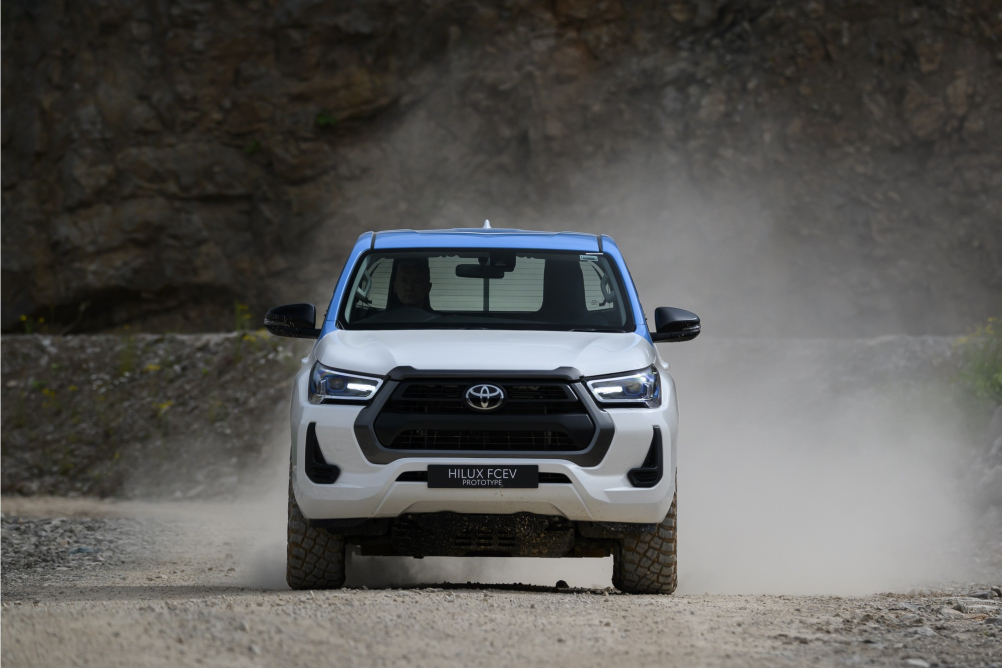 První vodíkové Toyoty Hilux se už testují